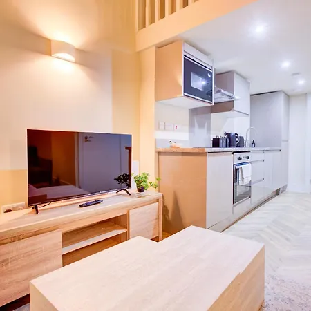 Stylish Modern 1br Mezzanine In Centre ليدز