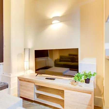 Stylish Modern 1br Mezzanine In Centre شقة