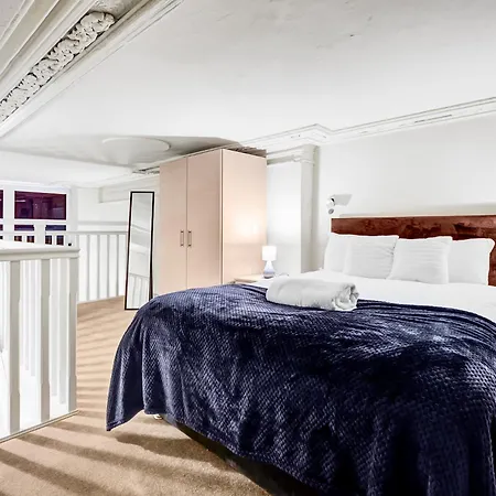 Stylish Modern 1br Mezzanine In Centre